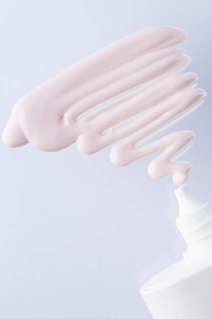 Universkin mineral sunscreen fluid SPF50 texture