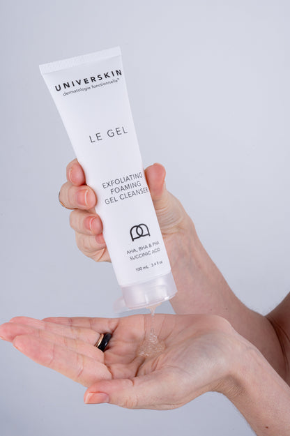 Universkin The Gel cleanser texture on hand